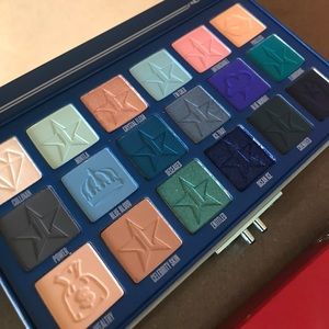 Jeffree star blue blood palette
